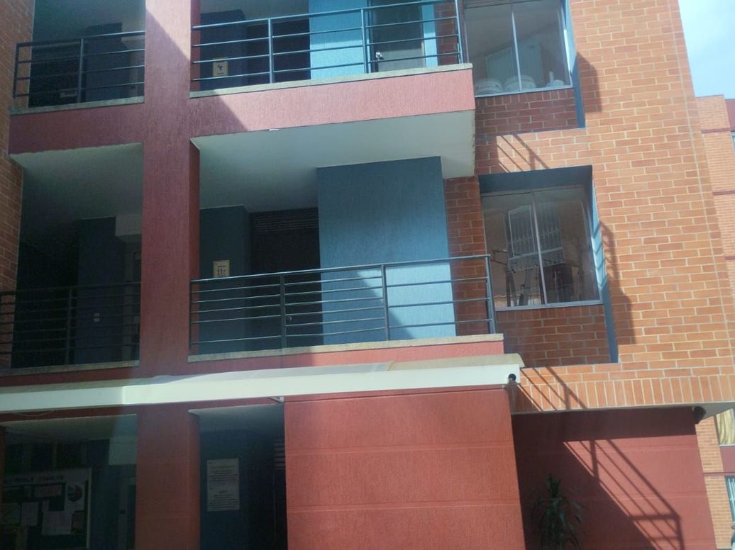 Apartamento de 3 alcobas en venta en Campo Alegre, Bogotá, 55 m² · foto 9 de 13