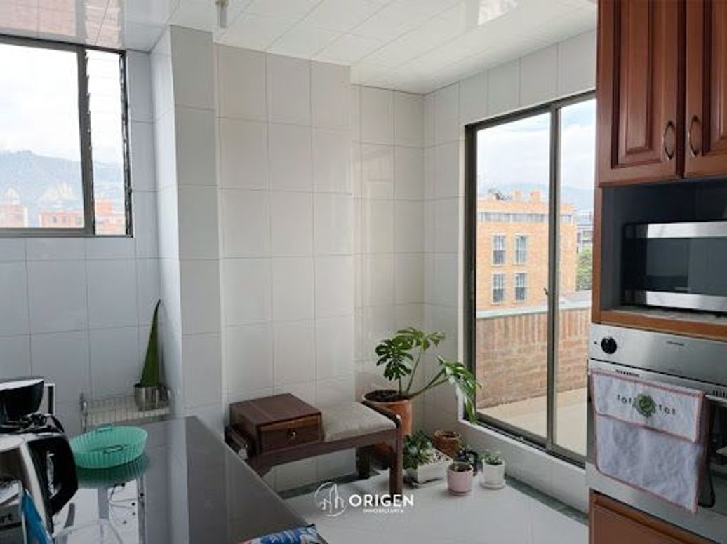 Apartamento de 4 alcobas en venta en El Contador, Bogotá, 240 m² · foto 3 de 20