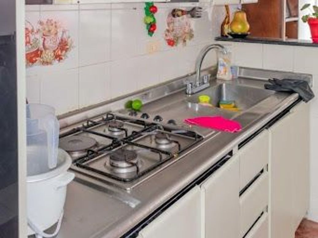 Casa de 9 alcobas en venta en La Clarita, Bogotá, 371 m² · foto 8 de 17