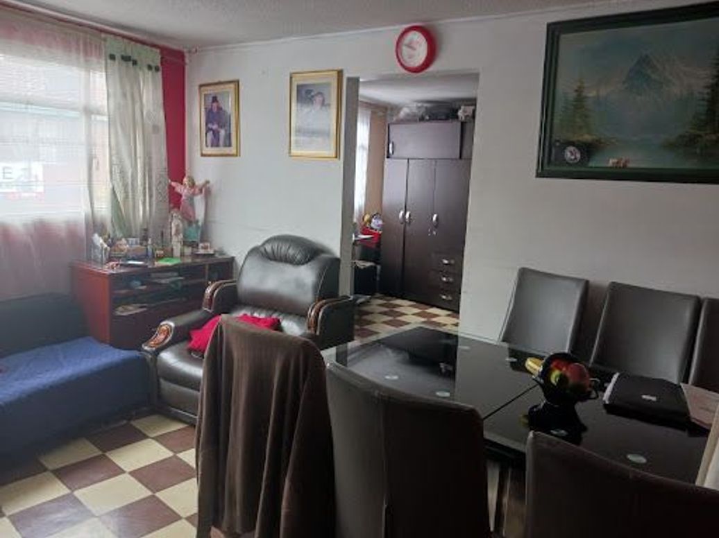 Casa de 9 alcobas en venta en San Vicente, Bogotá, 181 m² · foto 9 de 20