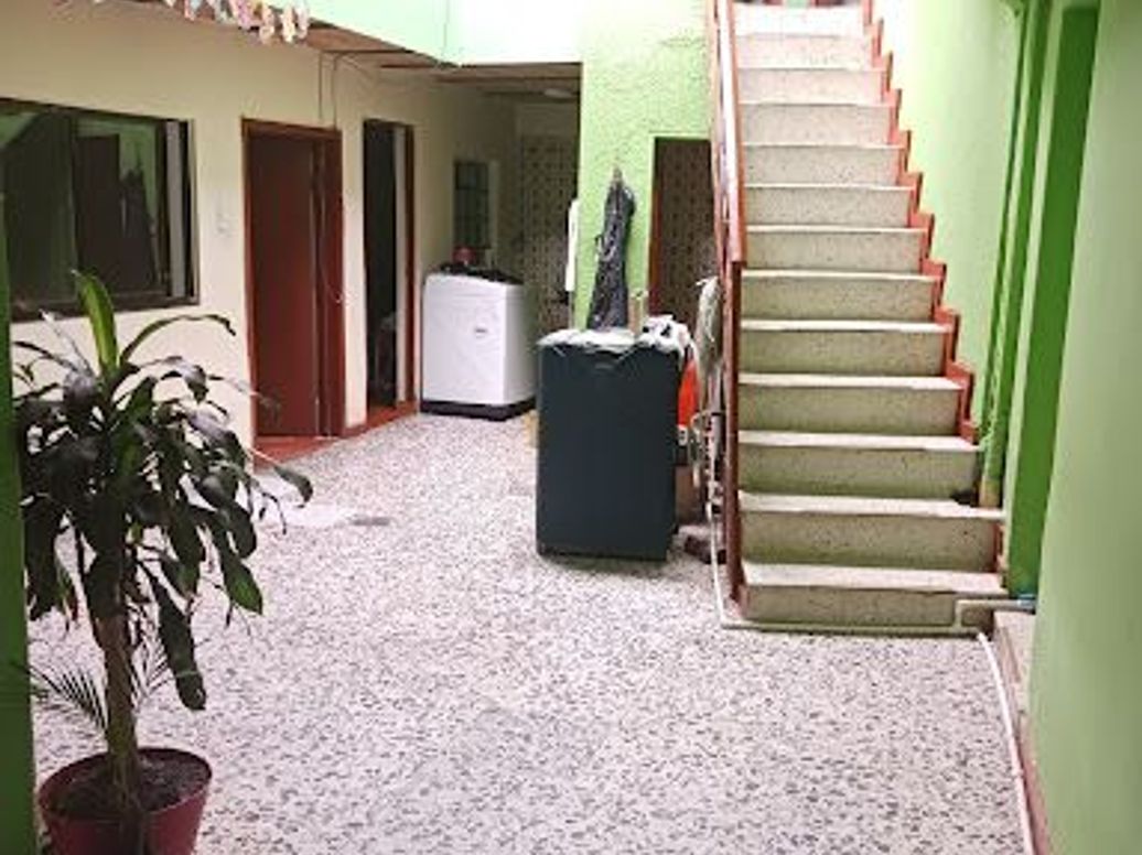 Casa de 9 alcobas en venta en San Vicente, Bogotá, 181 m² · foto 3 de 20