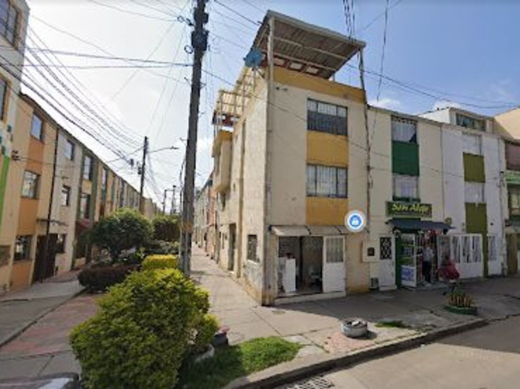 Casa de 5 alcobas en venta en Villas De Granada, Bogotá, 180 m² · foto 2 de 20