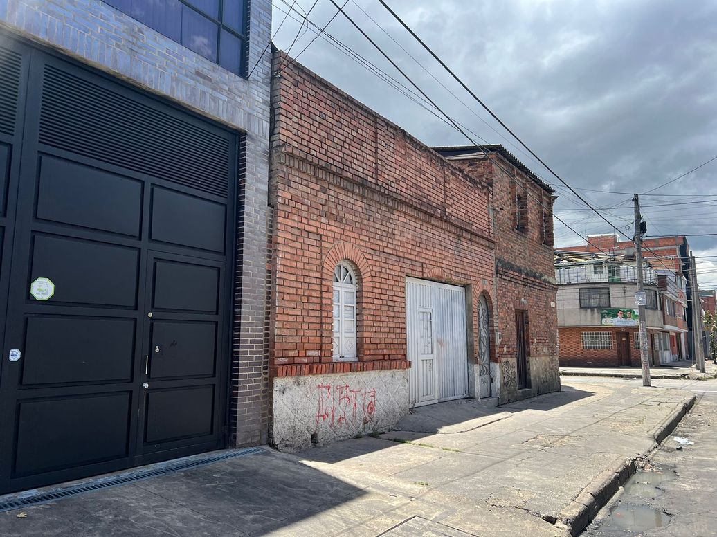 Casa de 5 alcobas en venta en San Fernando, Bogotá, 160 m² · foto 3 de 6