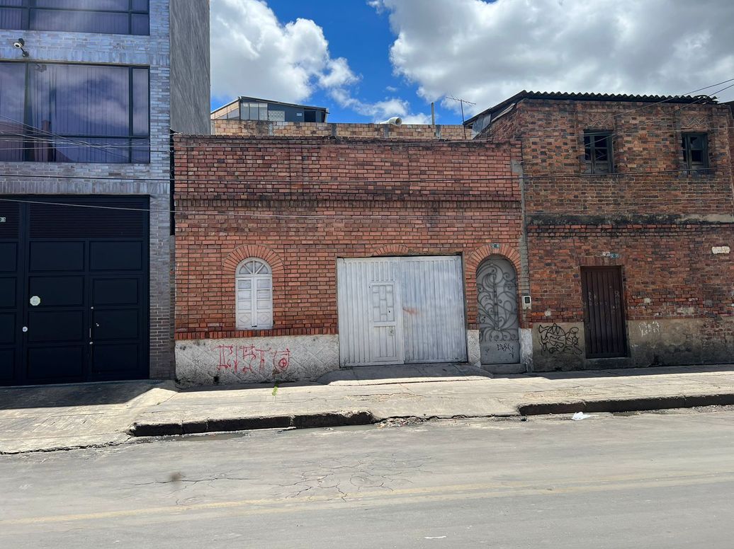 Casa de 5 alcobas en venta en San Fernando, Bogotá, 160 m² · foto 4 de 6