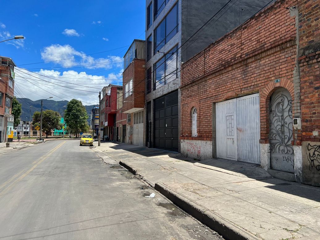 Casa de 5 alcobas en venta en San Fernando, Bogotá, 160 m² · foto 5 de 6