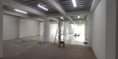 Alquilo local en el barrio limonar, sobre la carrera 66 entre calle 10 y calle 9, el local esta ubicado en un tercer piso, amplio, iluminado, cuneta con aire acondicionado, baño. piso en ceramica, sobre via principal.
INFO: MAURICIO GRISALES, 3205792694