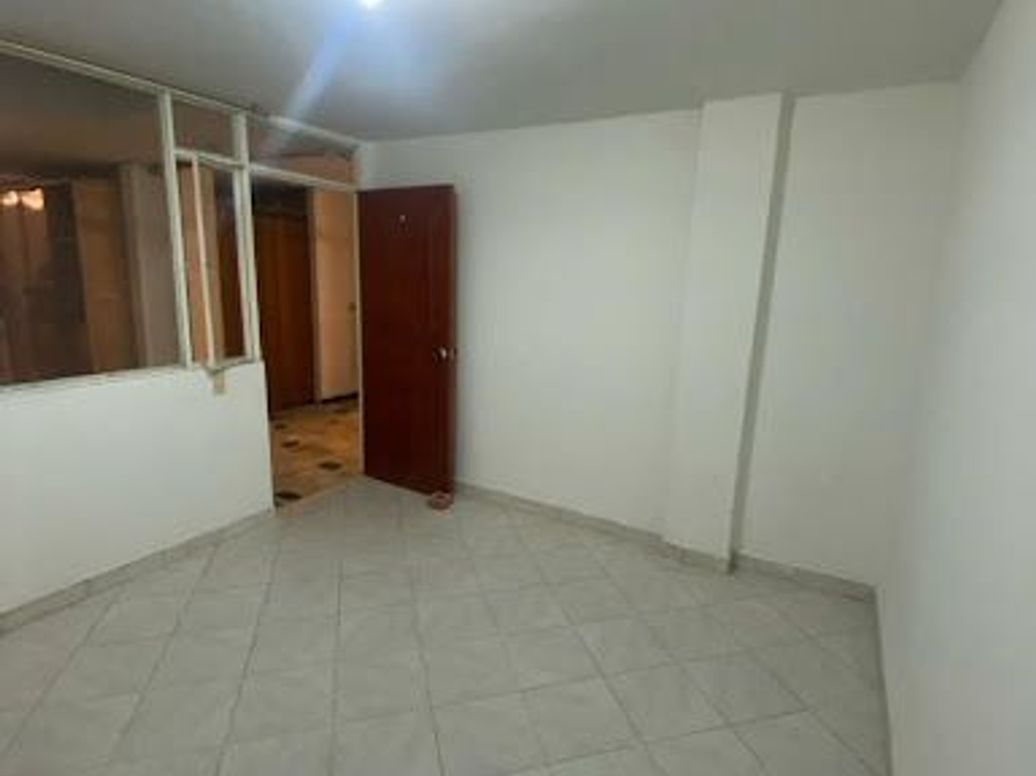 Casa de 12 alcobas en venta en Villas De Granada, Bogotá, 245 m² · foto 6 de 18