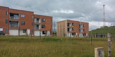 Venta de lote ubicado en la unión -ant, se pueden construir 3 pisos, tiene su parqueadero, y zona con vigilancia 24/7