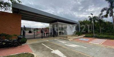 SE VENDE LOTE ,excelente ubicacion (esquinero ) en el sector de pance , parcelacion exclusiva de solo 31 lotes