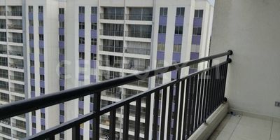 Apartamento en el conjunto Almendros de Belicia, ubicado muy cerca a la avenida Panamericana, este conjunto hace parte de un gran proyecto urbanístico a desarrollar en la zona que incluye apartamentos, casas, parques y zonas comerciales, cada torre es de 12 pisos con ascensor, son apartamentos muy iluminados y frescos, cuentan con cocina, sala-comedor amplia con balcón y vista panorámica, 2 habitaciones, las principal con vestier y un estudio convertible en tercera habitación, 2 baños y zona de oficios. Cada apartamento cuenta con parqueadero propio. Zona residencial con buenas vías de acceso. Se ubica frente al estadero de Las Veraneras sobre la via Panamerica.