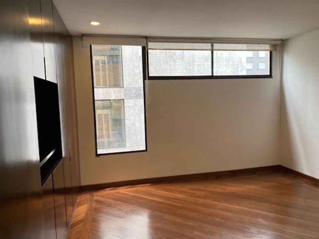 Apartamento de 1 alcoba en venta en El Virrey, Bogotá, 78 m² · foto 11 de 20