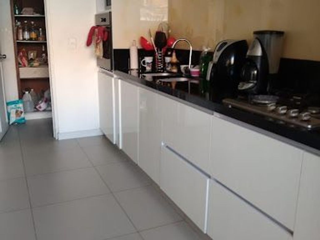 Casa de 4 alcobas en venta en Santa Paula, Bogotá, 330 m² · foto 7 de 20