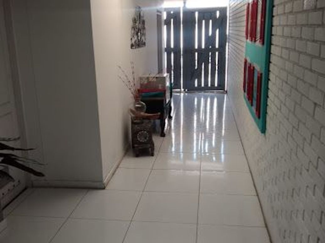 Casa de 4 alcobas en venta en Santa Paula, Bogotá, 330 m² · foto 10 de 20