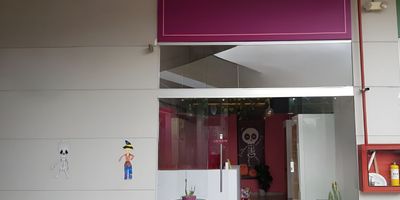 Te presentamos este local comercial ubicado en Mall Comercial Plaza 77 P.H. Esta en el primer nivel; actualmente se encuentra ocupado. Este Local esta ubicado en un lugar estratégico de la ciudad, con ventilación adecuada y con un ambiente tranquilo y fresco, no esperes más y anímate a encontrar con nosotros tu lugar ideal. Contáctanos y déjanos tener el privilegio de atenderte. 
