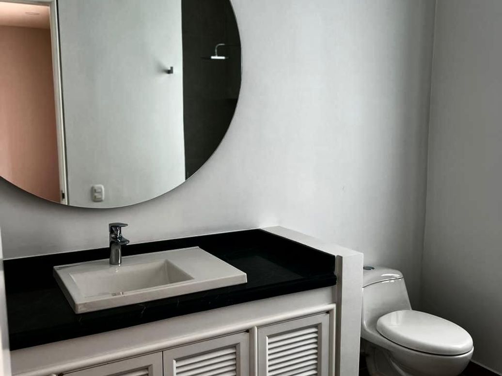 Apartamento de 5 alcobas en venta en Los Rosales, Bogotá, 470 m² · foto 8 de 15