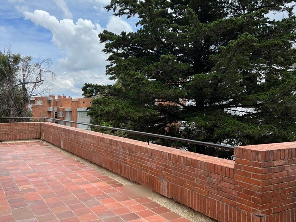 Apartamento de 5 alcobas en venta en Los Rosales, Bogotá, 470 m² · foto 2 de 15