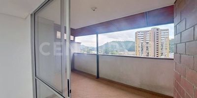 ¡Bienvenido a la comodidad y tranquilidad que ofrece el conjunto residencial "Bosques De Sauces" en el encantador barrio "La Tablaza"! Este apartamento de 5 años de antigüedad, con estrato 3 y ubicado en el primer piso, es una joya que no querrás dejar pasar.

El apartamento ha sido completamente remodelado, ofreciéndote un espacio moderno y acogedor. Además, el conjunto cuenta con una serie de comodidades que harán tu vida más cómoda, como acceso a un gimnasio para mantenerte en forma, instalación de gas para mayor comodidad en la cocina, y un amplio parqueadero para visitantes.

La seguridad y comodidad son una prioridad en "Bosques De Sauces" con su conjunto cerrado, portería, y salón comunal para eventos especiales. Además, puedes disfrutar de la terraza para relajarte, una zona de lavandería para tu conveniencia, una zona de BBQ para reuniones al aire libre, y una zona de juegos para niños, rodeada de amplias zonas verdes que te permiten disfrutar de la naturaleza sin salir de casa.

Esta es una oportunidad única para vivir en un lugar que combina modernidad y comodidad en "Bosques De Sauces". ¡Contáctanos para obtener más detalles y agendar una visita hoy mismo!

#ApartamentoEnVenta #LaTablaza #ViviendaDeEnsueño #Inmobiliaria