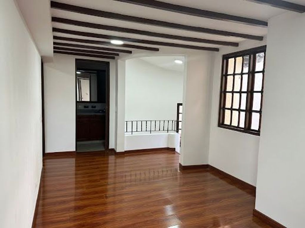 Casa de 4 alcobas en venta en Santa Ana, Bogotá, 329 m² · foto 13 de 20