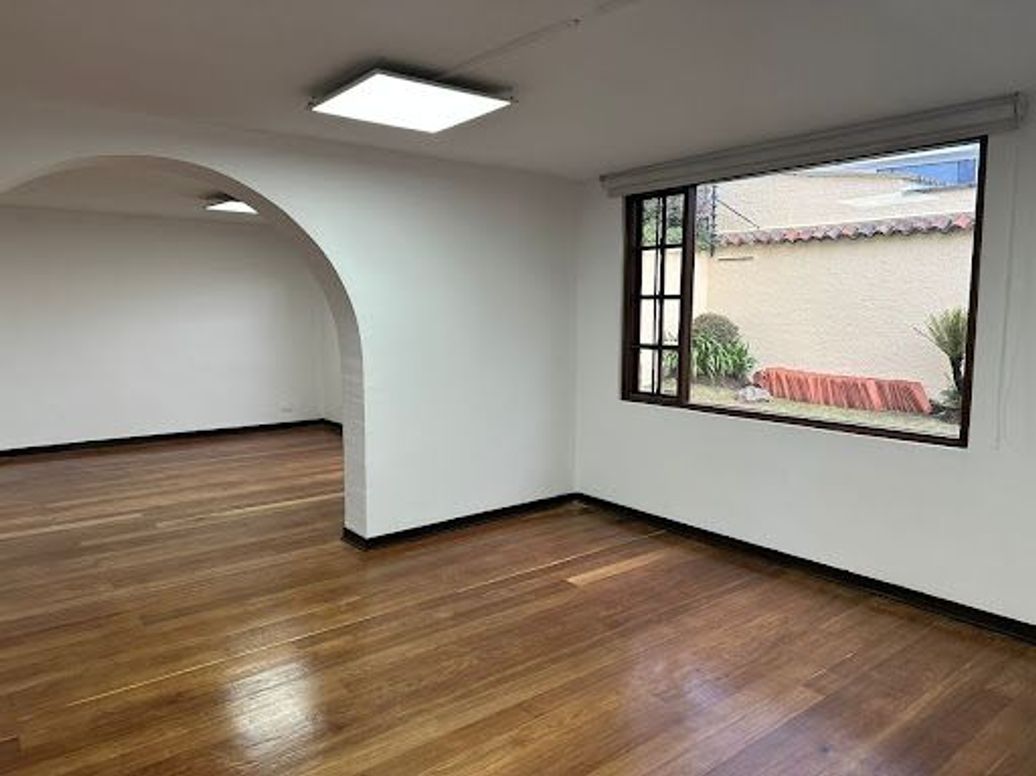 Casa de 4 alcobas en venta en Santa Ana, Bogotá, 329 m² · foto 4 de 20