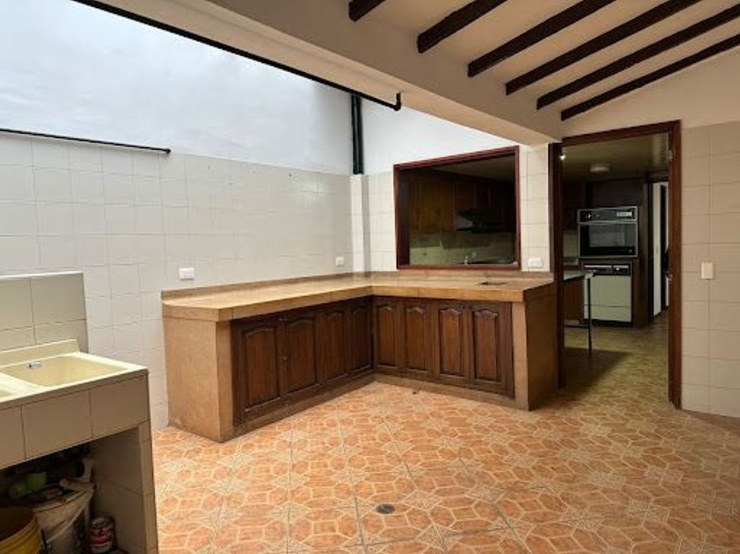 Casa de 4 alcobas en venta en Santa Ana, Bogotá, 329 m² · foto 9 de 20