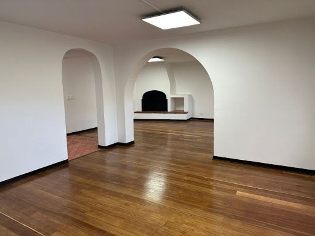 Casa de 4 alcobas en venta en Santa Ana, Bogotá, 329 m² · foto 3 de 20