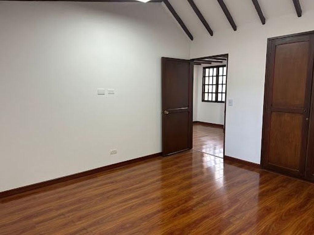 Casa de 4 alcobas en venta en Santa Ana, Bogotá, 329 m² · foto 15 de 20