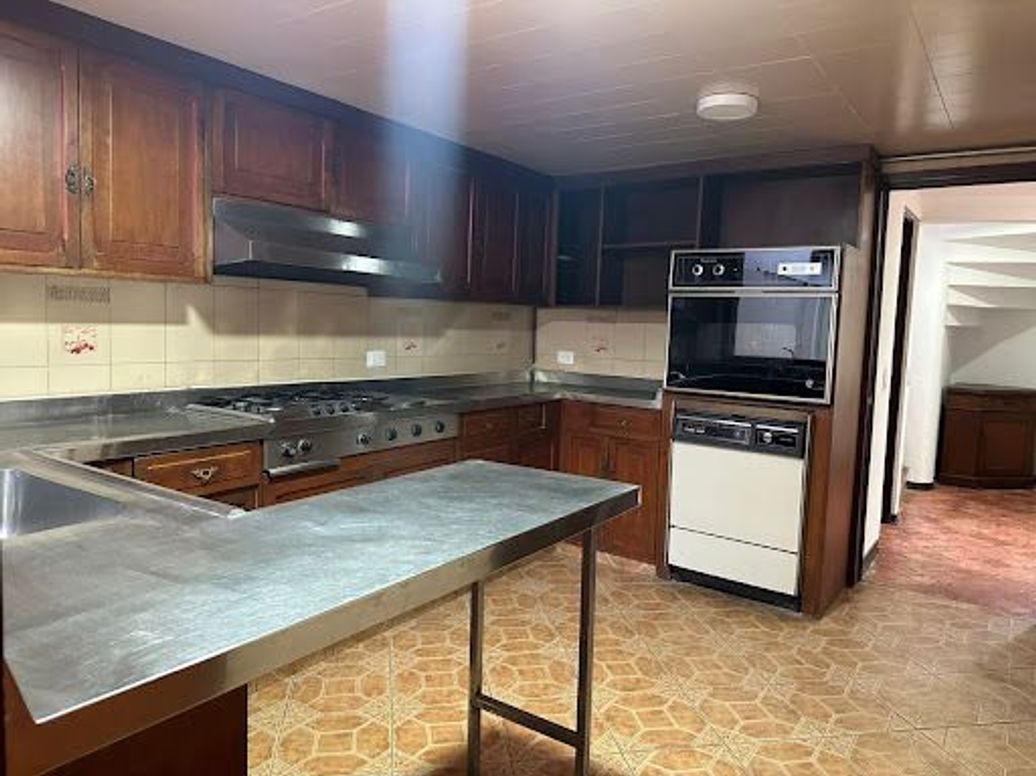 Casa de 4 alcobas en venta en Santa Ana, Bogotá, 329 m² · foto 7 de 20