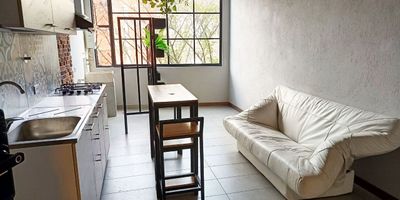 Apartaestudio exterior en arriendo cerca a parques, universidad, rutas de transporte publico, supermecados, via principal y servicios complementarios.Piso ceramica, sala comedor, 1 alcoba, baño social, cocina integral abierta, zona de ropas. Edificio con ascensor, citofonia y circuito cerrado de tv. *Inmuebles sujetos a verificación de disponibilidad.*