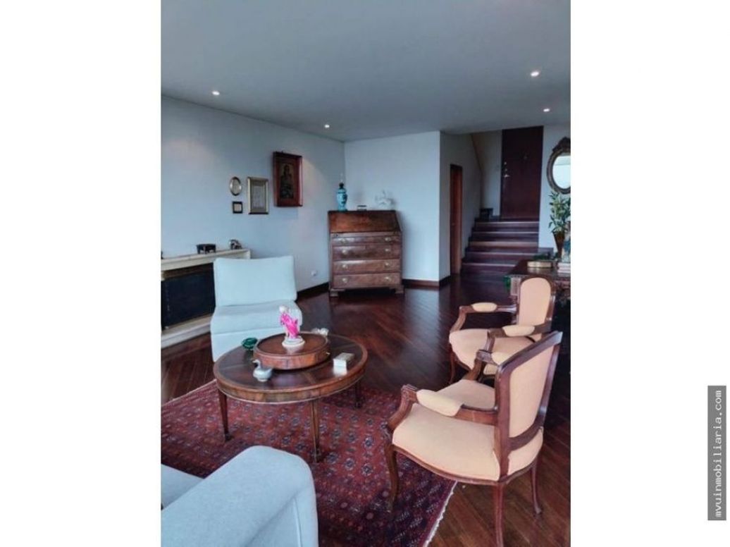 Apartaestudio en venta en El Refugio, Bogotá, 168 m² · foto 2 de 8