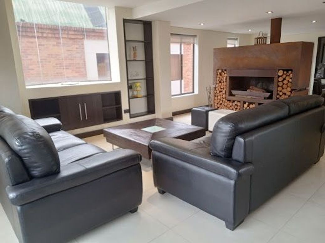 Apartamento de 4 alcobas en venta en El Contador, Bogotá, 250 m² · foto 2 de 20