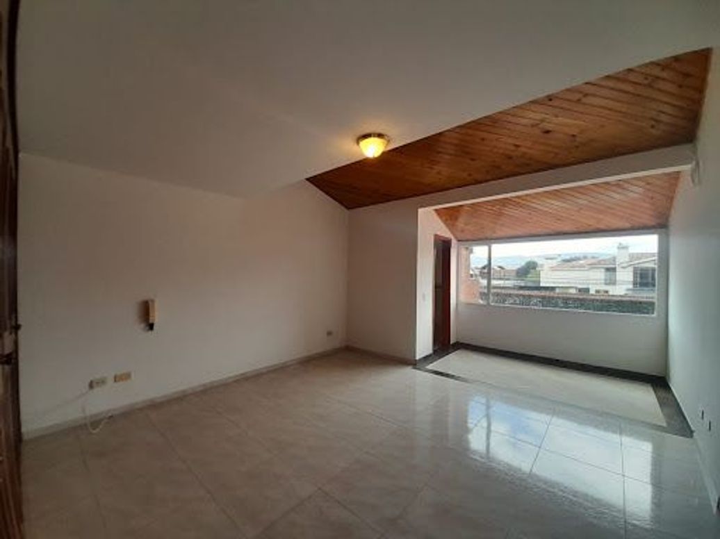 Casa de 5 alcobas en venta en San José De Bavaria, Bogotá, 240 m² · foto 8 de 20