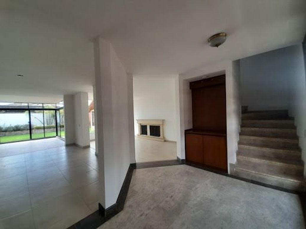 Casa de 5 alcobas en venta en San José De Bavaria, Bogotá, 240 m² · foto 3 de 20