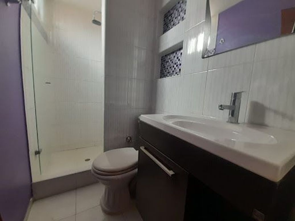 Casa de 5 alcobas en venta en San José De Bavaria, Bogotá, 240 m² · foto 16 de 20