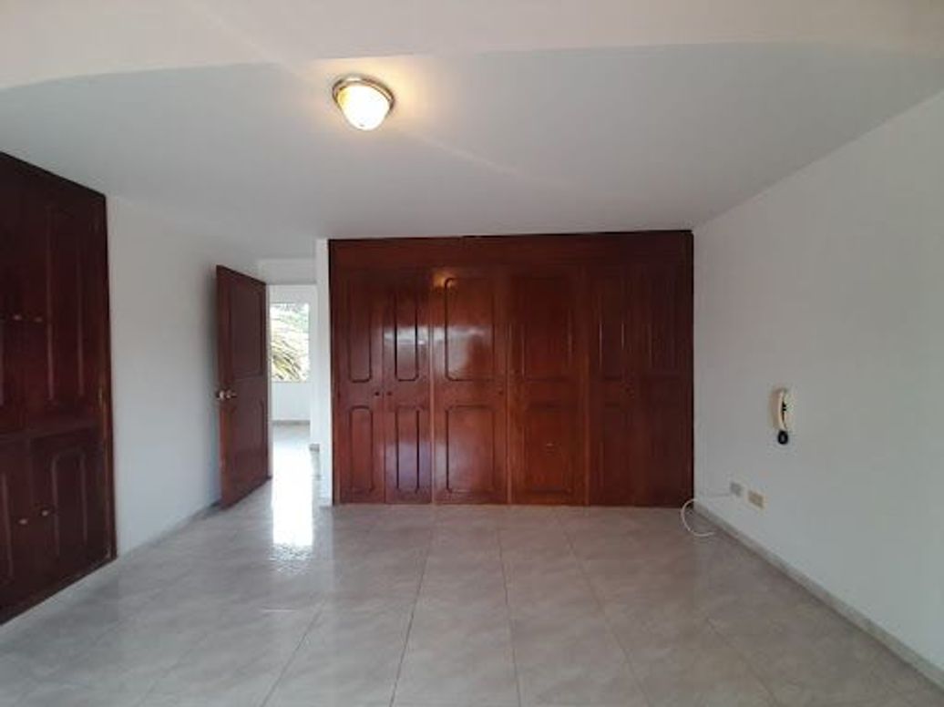 Casa de 5 alcobas en venta en San José De Bavaria, Bogotá, 240 m² · foto 10 de 20