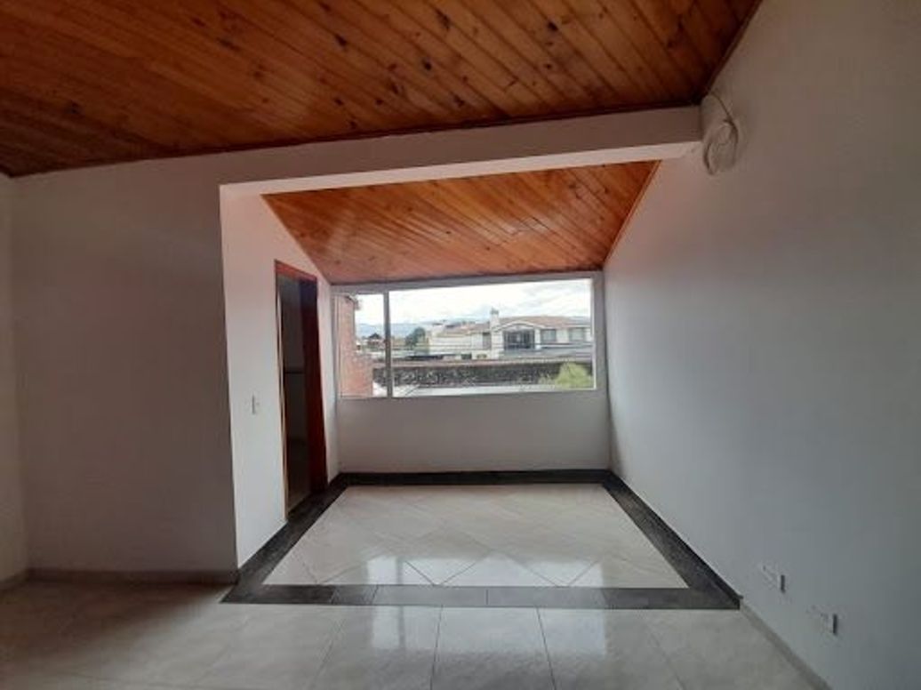 Casa de 5 alcobas en venta en San José De Bavaria, Bogotá, 240 m² · foto 7 de 20