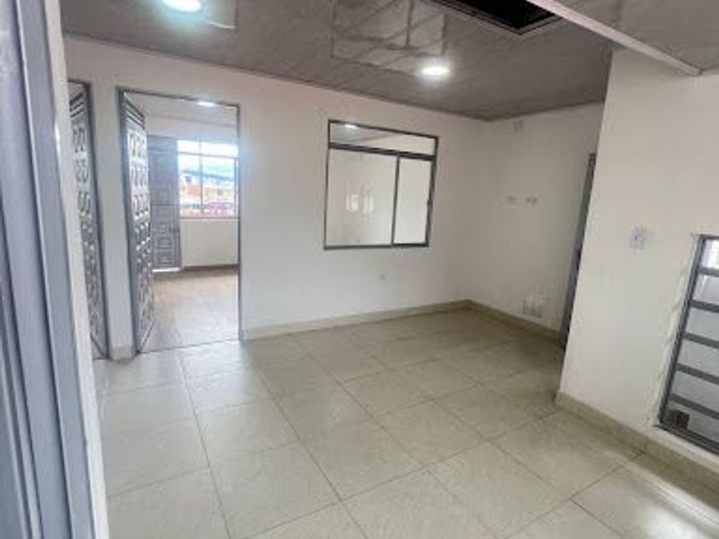 Casa de 17 alcobas en venta en La Candelaria, Bogotá, 576 m² · foto 4 de 20