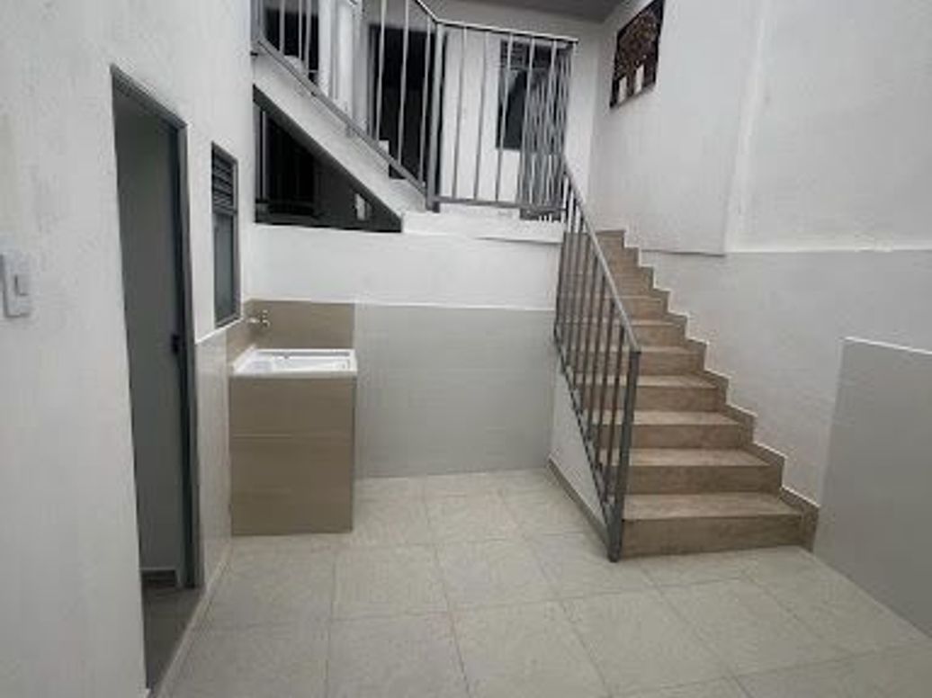 Casa de 17 alcobas en venta en La Candelaria, Bogotá, 576 m² · foto 2 de 20