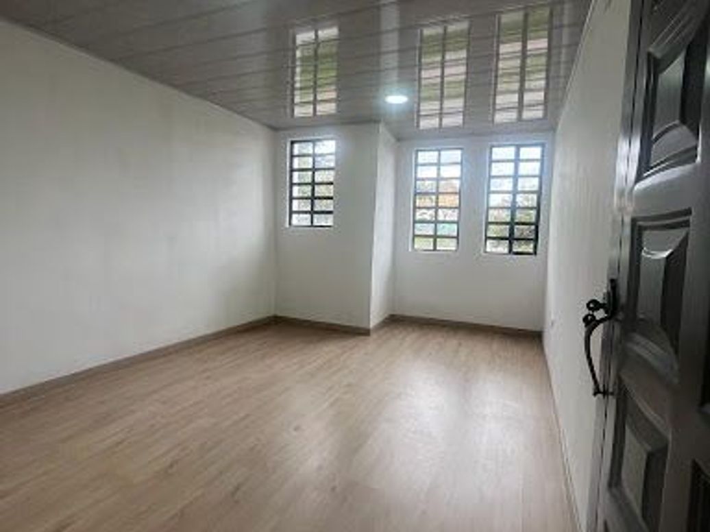 Casa de 17 alcobas en venta en La Candelaria, Bogotá, 576 m² · foto 12 de 20
