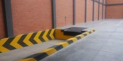 Bodegas arriendo o venta en FUNZA en  parque industrial área de mil cuatrocientos doce metros cuadrados área de almacenamiento de mil diez y seis metros cuadrados, con oficina de ciento cuatro metros en primer piso, con altura libre de doce metros, resistencia de piso de ocho toneladas por metro cuadrado, cuenta con dos muelles uno  con deprimido y niveladora, en segundo piso con ciento setenta y cuatro m.  con carga eléctrica de cincuenta kva. Cerca a Bogotá VISITANOS www.brokerinmobiliaria.com.co