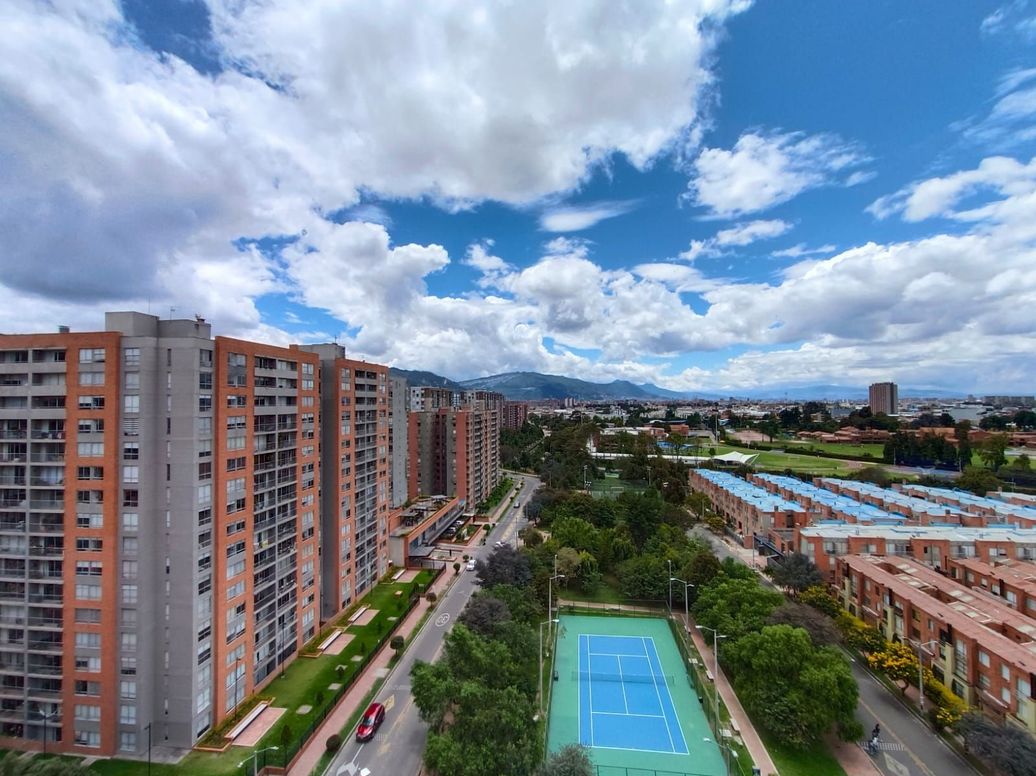 Apartamento de 3 alcobas en venta en San Antonio Nor - Occidental, Bogotá, 84 m² · foto 6 de 11