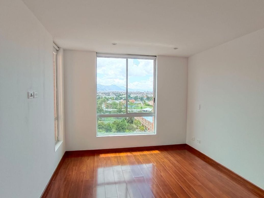 Apartamento de 3 alcobas en venta en San Antonio Nor - Occidental, Bogotá, 84 m² · foto 5 de 11