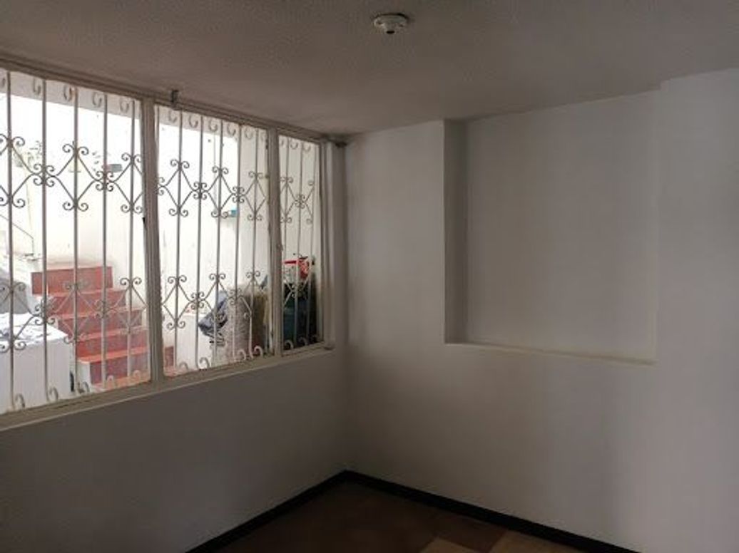 Casa de 11 alcobas en venta en Colón, Bogotá, 320 m² · foto 15 de 20