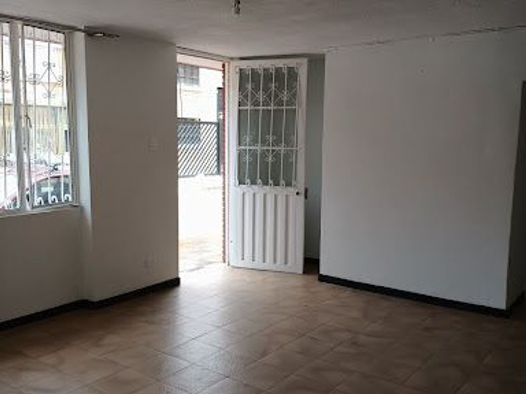 Casa de 11 alcobas en venta en Colón, Bogotá, 320 m² · foto 16 de 20