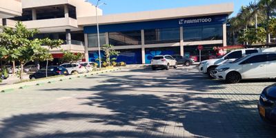 Local para estrenar de 45 metros en PLAZA CAMPESTRE, excelentes rutas de acceso, marcas reconocidas y excelente proyección, parqueaderos gratis y con muy buenos espacios, cámaras de seguridad, ascensor y portería 24 horas.
45 METROS $4.700.000 (IVA Y ADMINISTRACIÓN INCLUIDA)
90 METROS $9.400.000 (IVA Y ADMINISTRACIÓN INCLUIDA)
135 METROS $14.100.000 (IVA Y ADMNISTRACIÓN INCLUIDA)