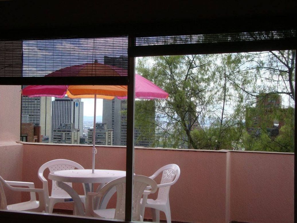 Apartamento de 1 alcoba en venta en La Macarena, Bogotá, 93 m² · foto 9 de 10