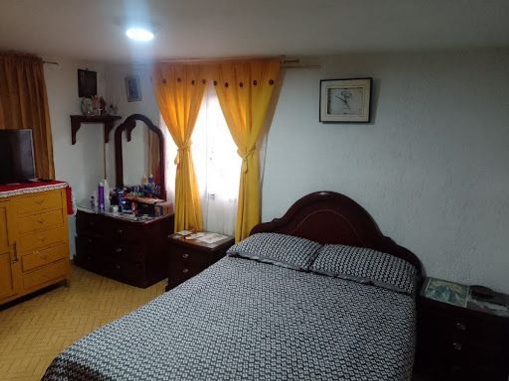 Casa de 9 alcobas en venta en Engativa Centro, Bogotá, 80 m² · foto 8 de 20