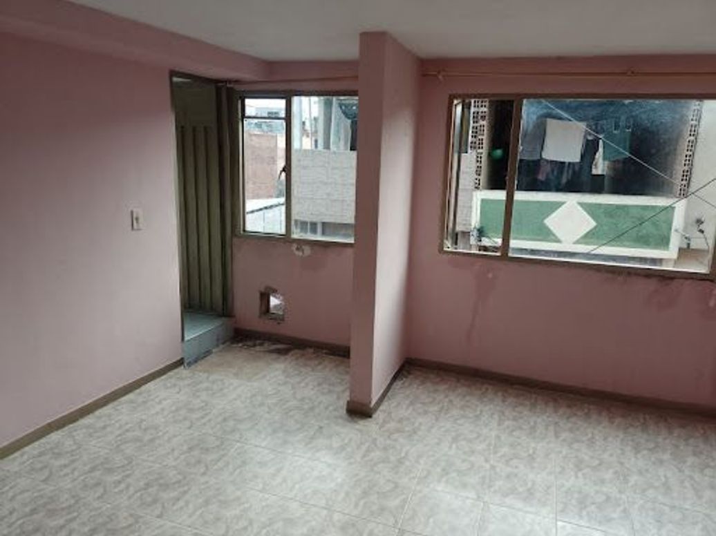 Casa de 9 alcobas en venta en Engativa Centro, Bogotá, 80 m² · foto 7 de 20
