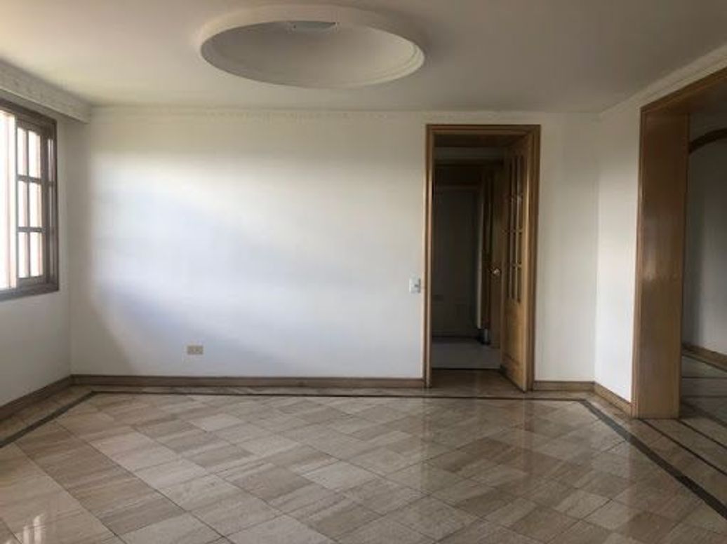 Apartamento de 5 alcobas en venta en Los Lagartos, Bogotá, 360 m² · foto 2 de 20