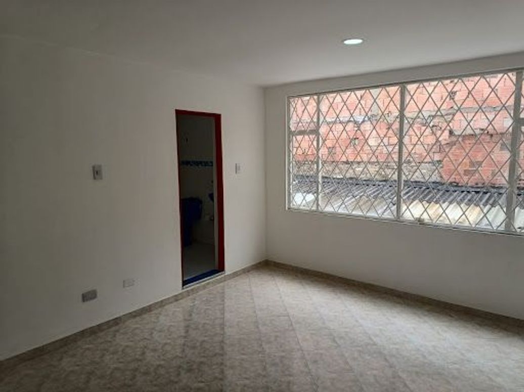 Casa de 10 alcobas en venta en Las Orquideas, Bogotá, 351 m² · foto 8 de 20