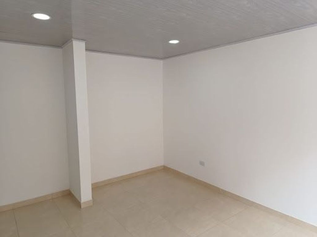 Casa de 10 alcobas en venta en Las Orquideas, Bogotá, 351 m² · foto 14 de 20